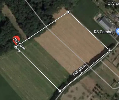 Microphones placed on the 4 corners